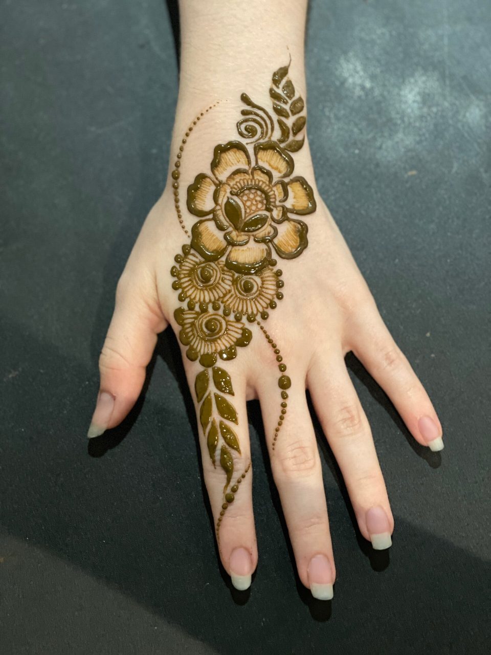 Modern henna design by Rimple